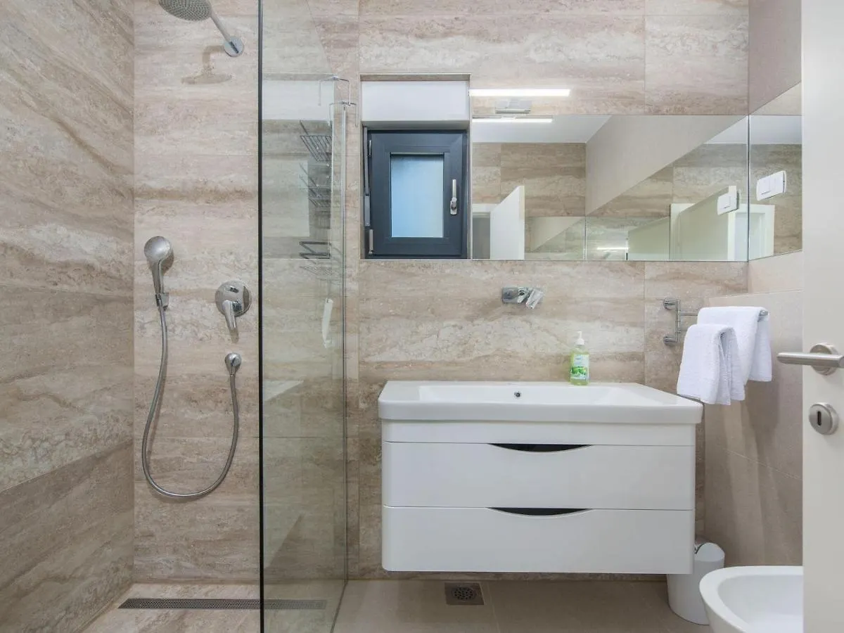 Wonderful Villa With Swimming Pool And Wellness Brtonigla